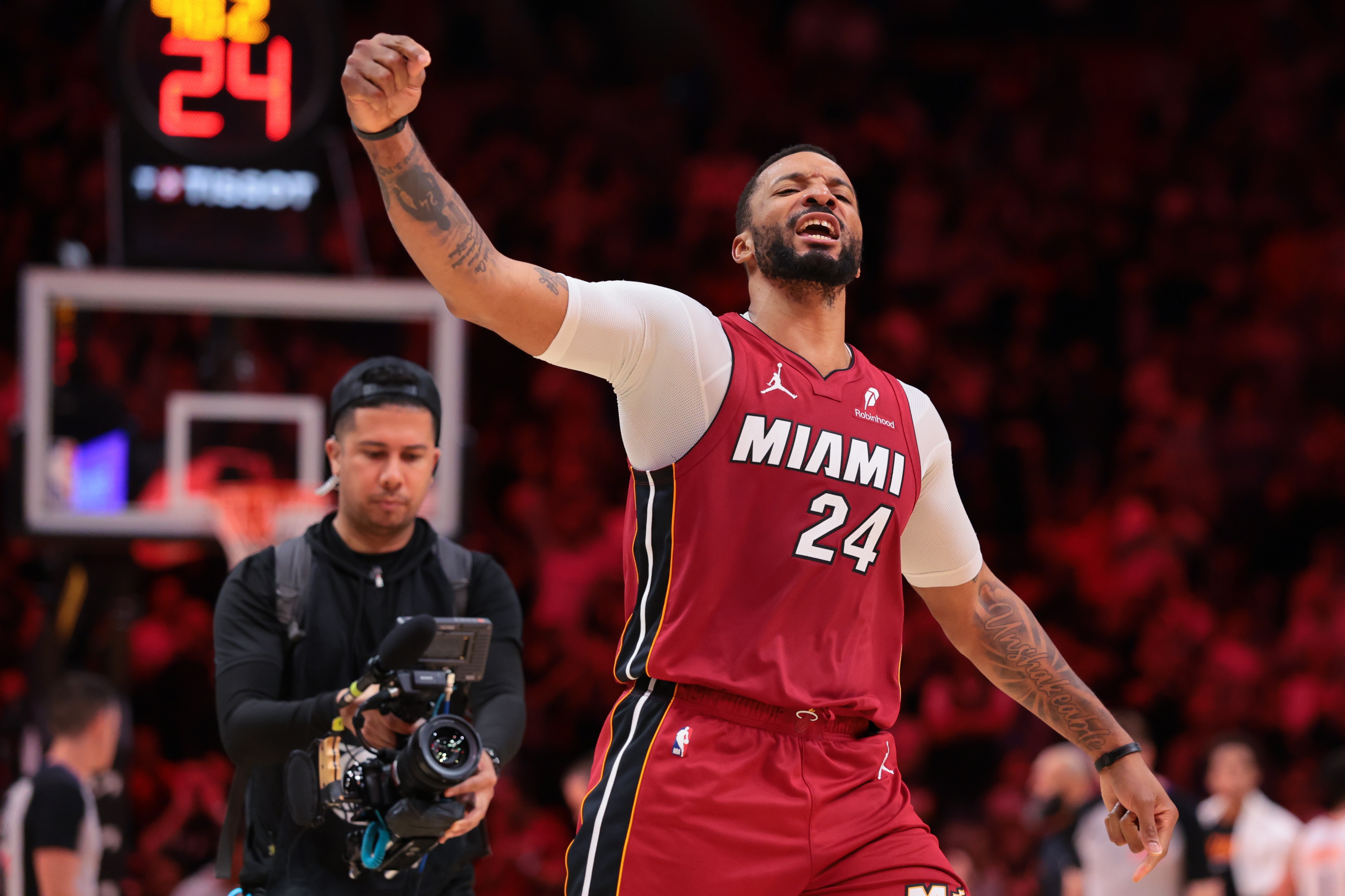 体育直播-鲍威尔：篮球是团队运动 必须信任队友 我们的替补队员发挥出色